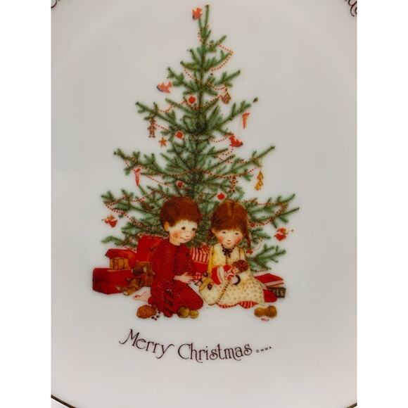 HOLLY HOBBY Christmas Commemorative Edition Collector Plate | Made in Japan - Picture 3 of 3